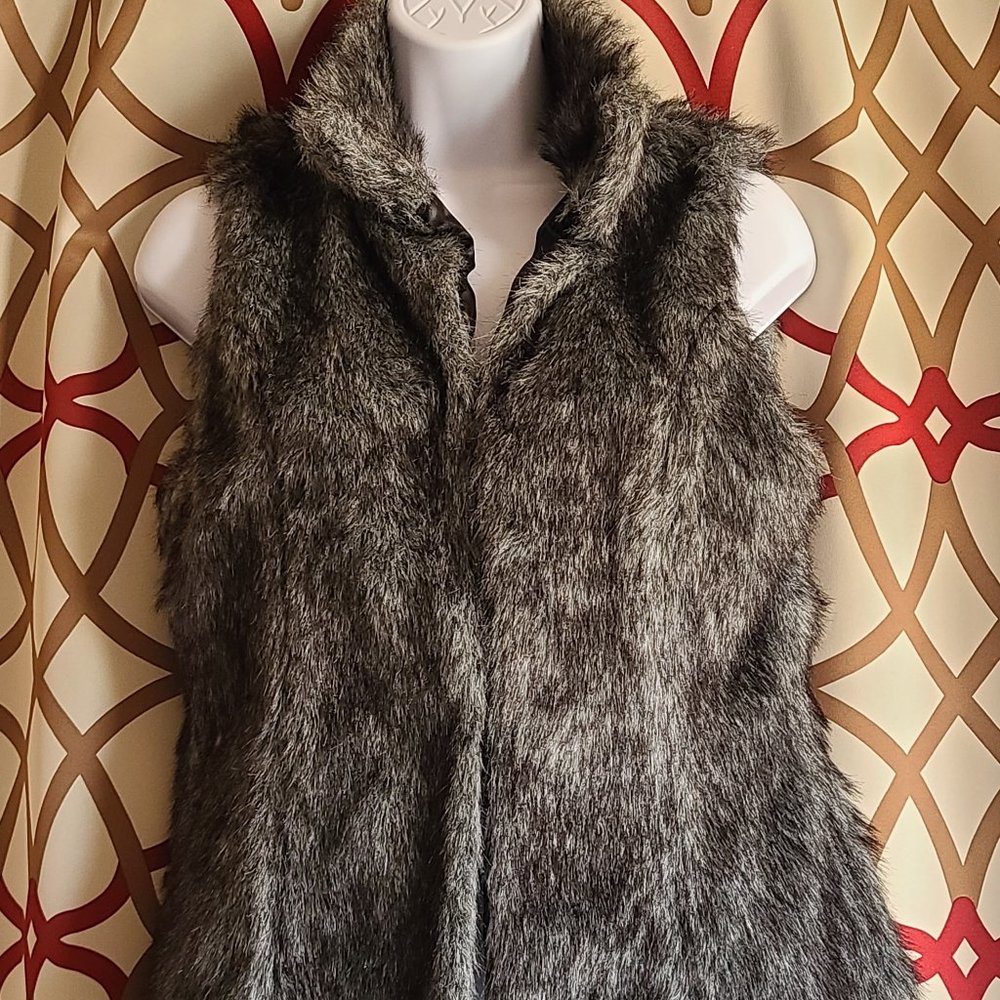 NWOT Cherokee Gray Faux Fur Vest